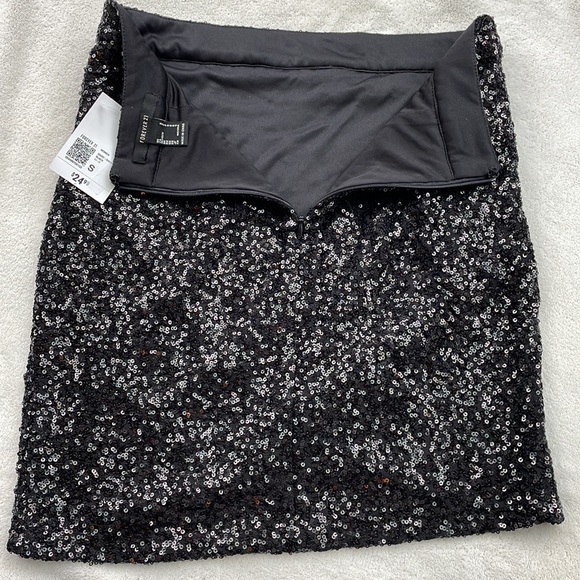 Forever 21 (NWT) Black Sequin Skirt, size S - Picture 5 of 5